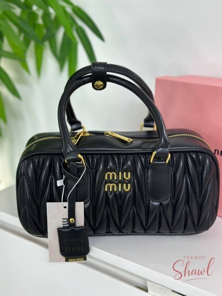 ميو ميو لون اسود فقط حجم القاعدة 27 سم