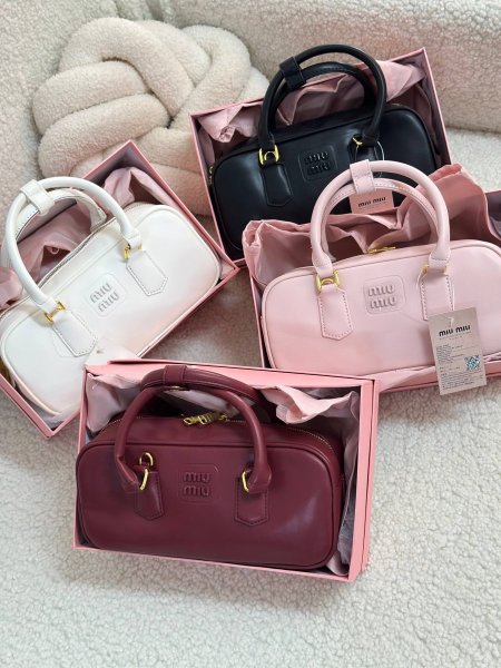 حقيبه ميو ميو مطفي ، قاعدة 27 سم