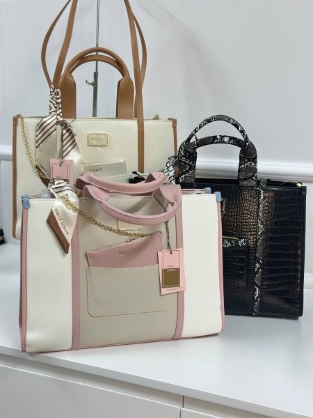 حقيبه ايملي بحجم ممتاز 👌