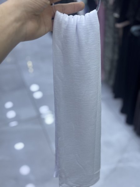 كشمير ثقيل باللون الأبيض
